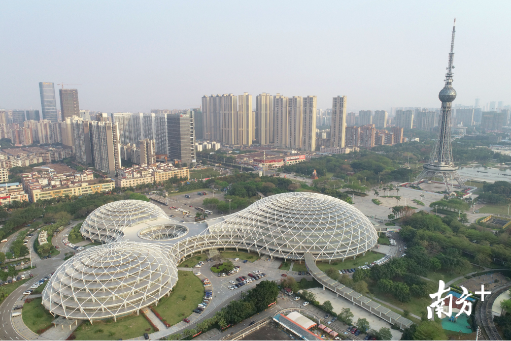 作为佛山中心城区的禅城呈现出作为一座新的流量城市的活力与发展前景。戴嘉信 摄