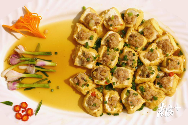 酿山塘豆腐。 酿山塘豆腐。