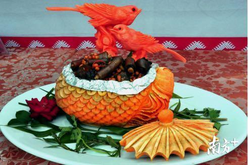 金豆翘尾。 金豆翘尾。