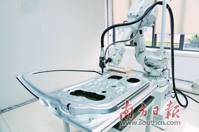 正业科技研发的机械手。南方日报记者孙俊杰 摄 正业科技研发的机械手。南方日报记者孙俊杰 摄