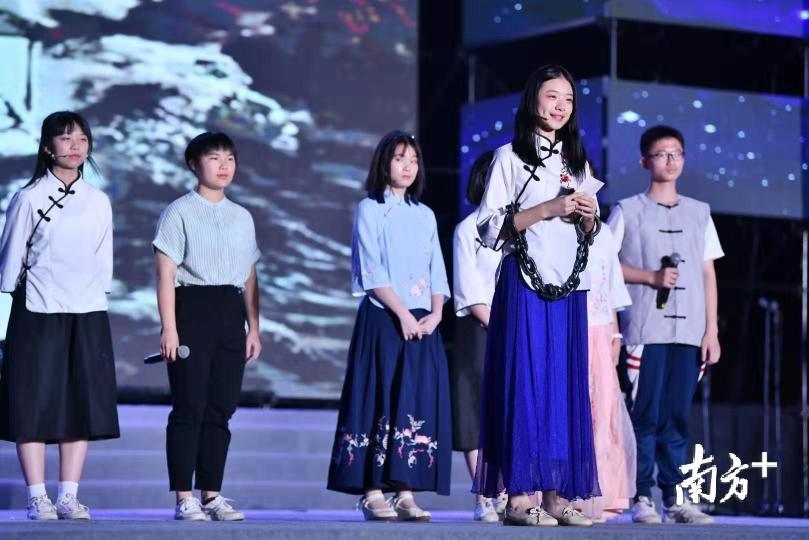 舞台剧《秋瑾》讲诉的故事令人感动。