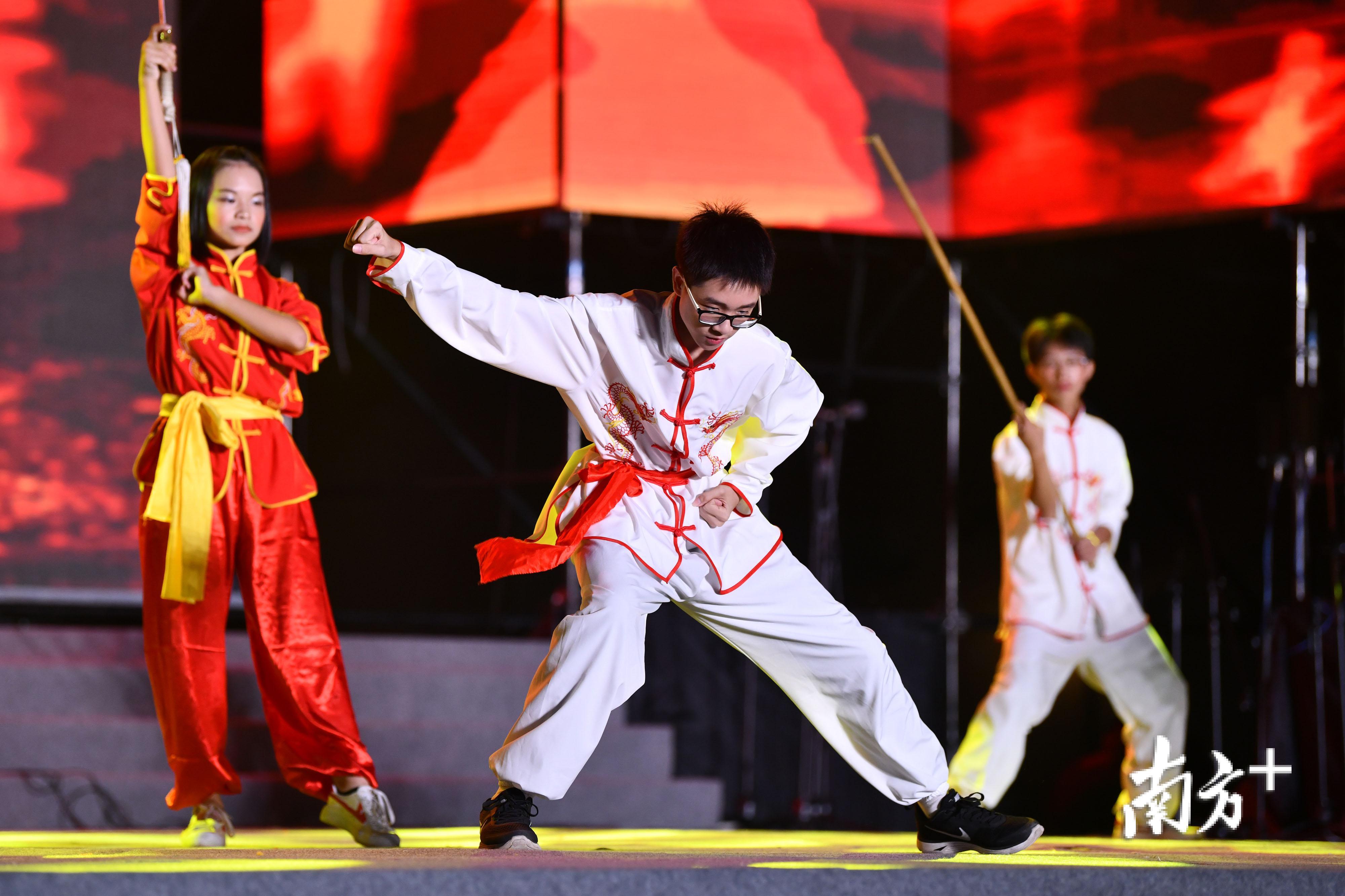 同学们身手矫健。