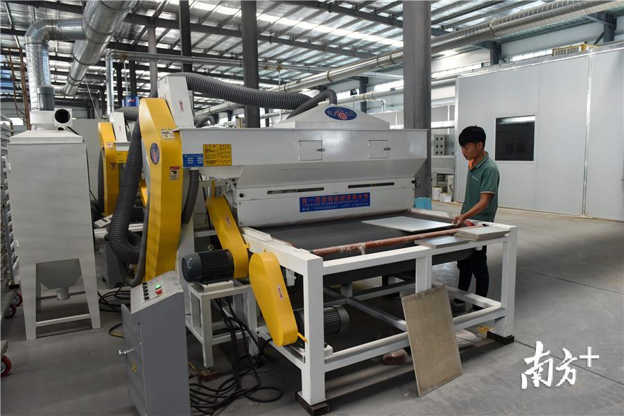 惠州产业转移工业园落实“代办制”推动项目建设，今年已有7个重点项目建成投产。南方日报记者 梁维春 摄