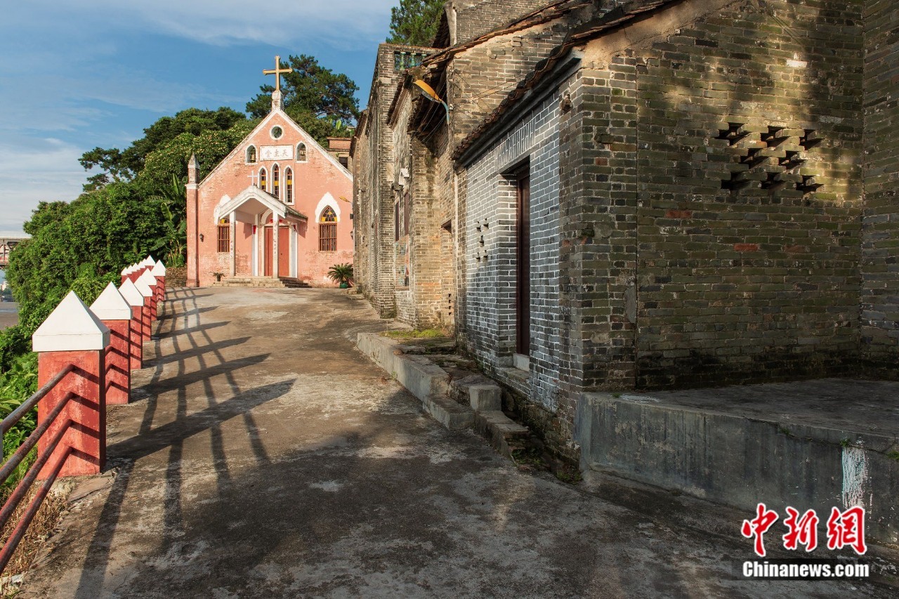 上清湾天主教堂 吴勇强摄 上清湾天主教堂 吴勇强摄