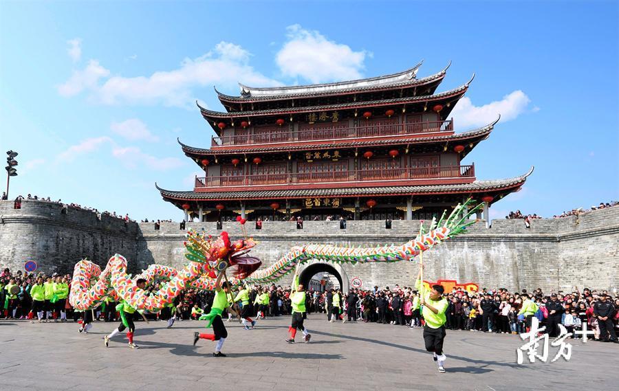 潮州将以潮文化为依托，进一步发展古城旅游，激活古城。 余利兴  摄