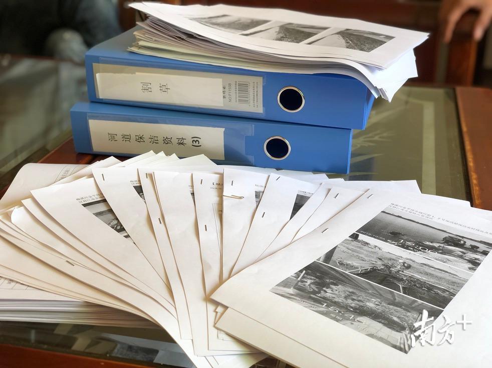 岐山管理所每天把巡河途中的情况简单用文档记录并打印出来。余丹 摄