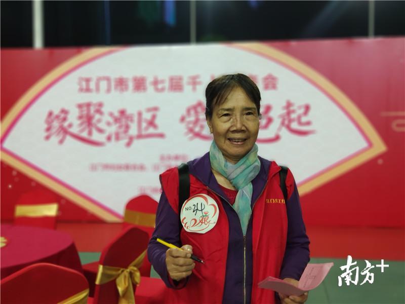 义工红娘陈姨。黄绍侦 摄 义工红娘陈姨。黄绍侦 摄