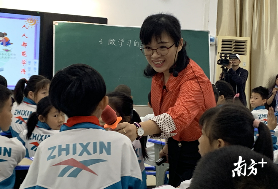 佛山市铁军小学曾楹莹老师获得广东省道德与法治教学能力大赛一等奖。