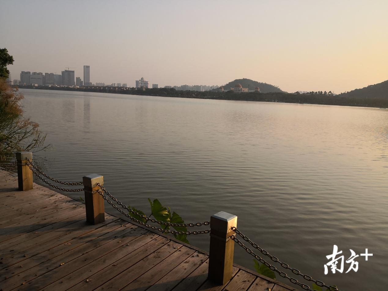 图为桂畔湖。王梓炜供图 图为桂畔湖。王梓炜供图