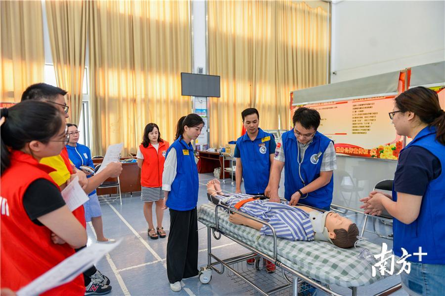 惠州市严重创伤规范化救治培训班第一期培训场景。王运广 摄 惠州市严重创伤规范化救治培训班第一期培训场景。王运广 摄