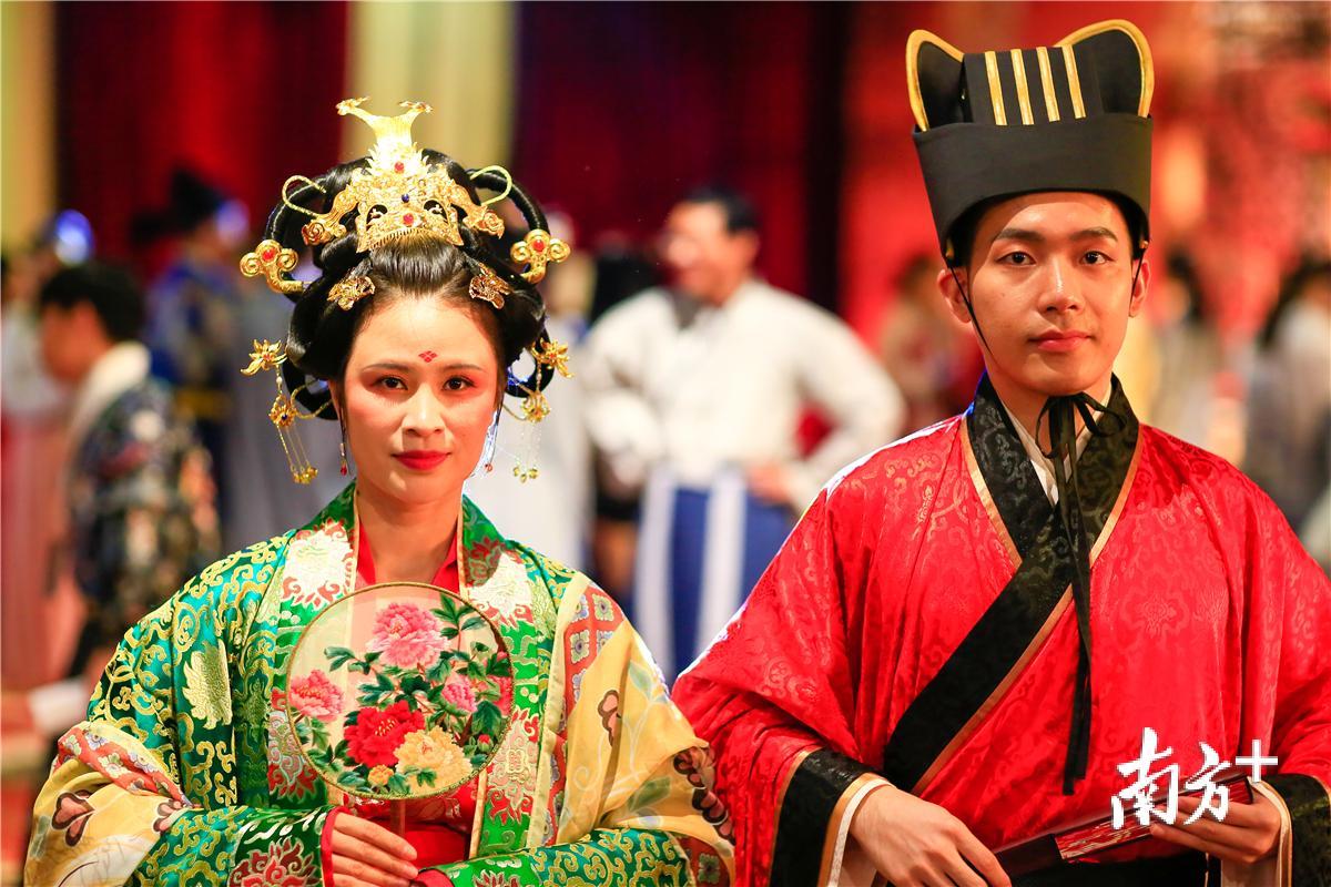 图集传统与现代融合来看中山这场别具一格的汉服秀