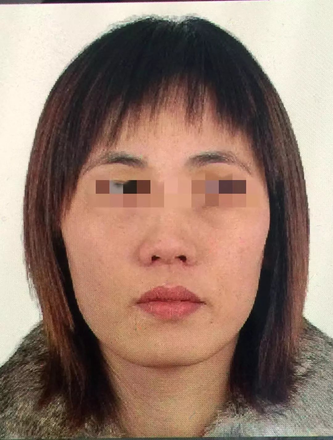 图为本案嫌疑人林某娟吸毒前证件照，虽然打了码但仍依稀可见其清秀容颜