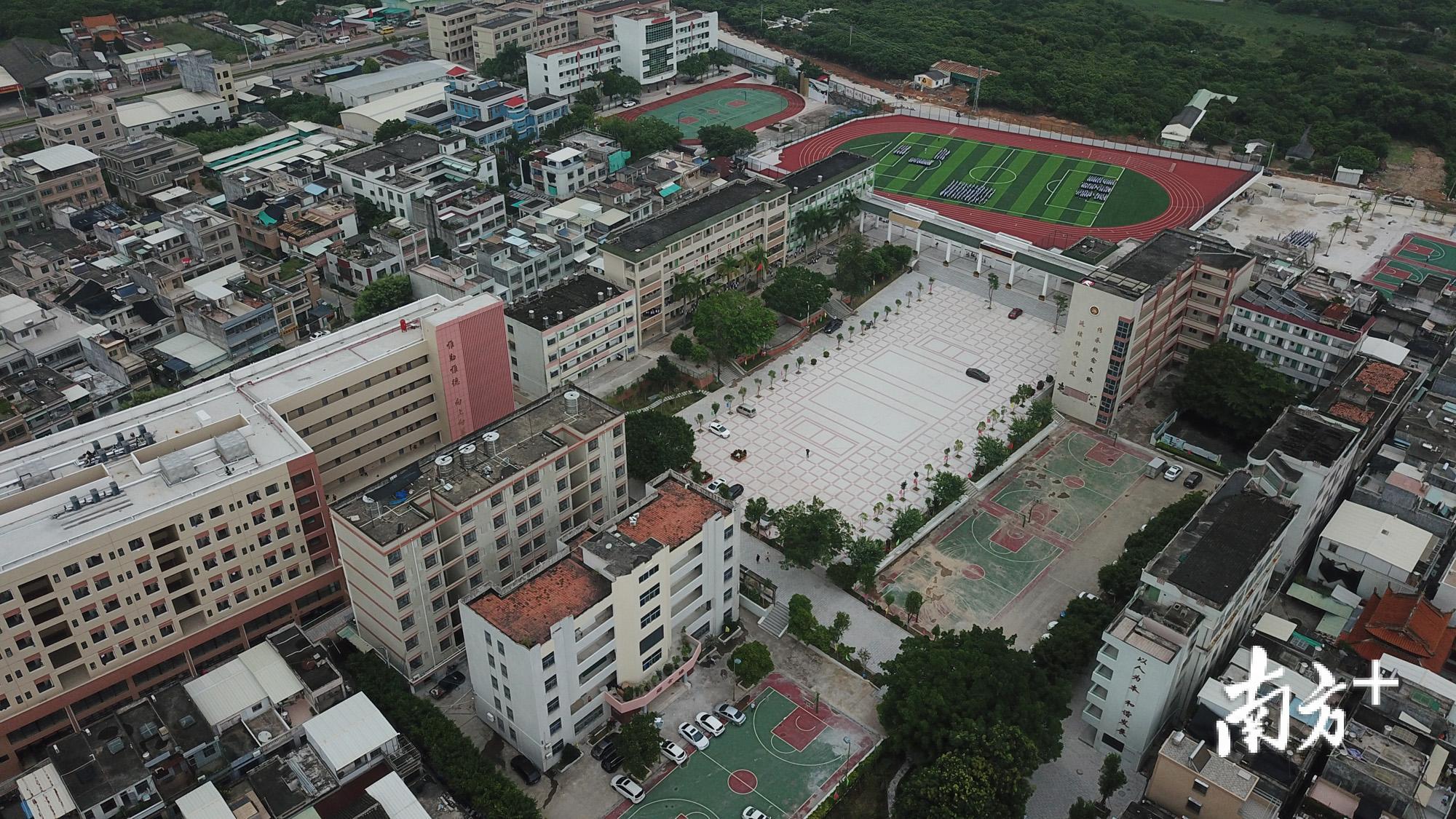图为饶平二中饶师分校(初中部)。 图为饶平二中饶师分校(初中部)。