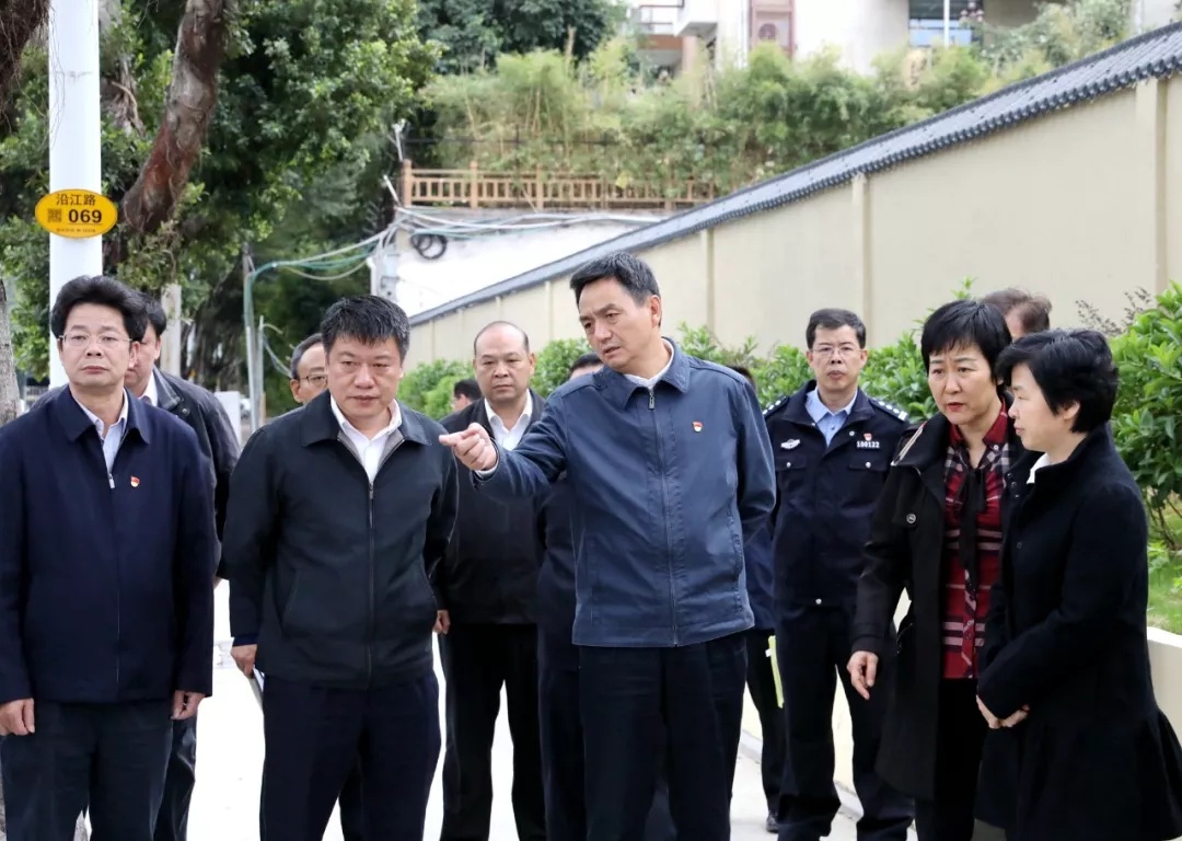 李红军要营造干净整洁舒适的城市道路环境