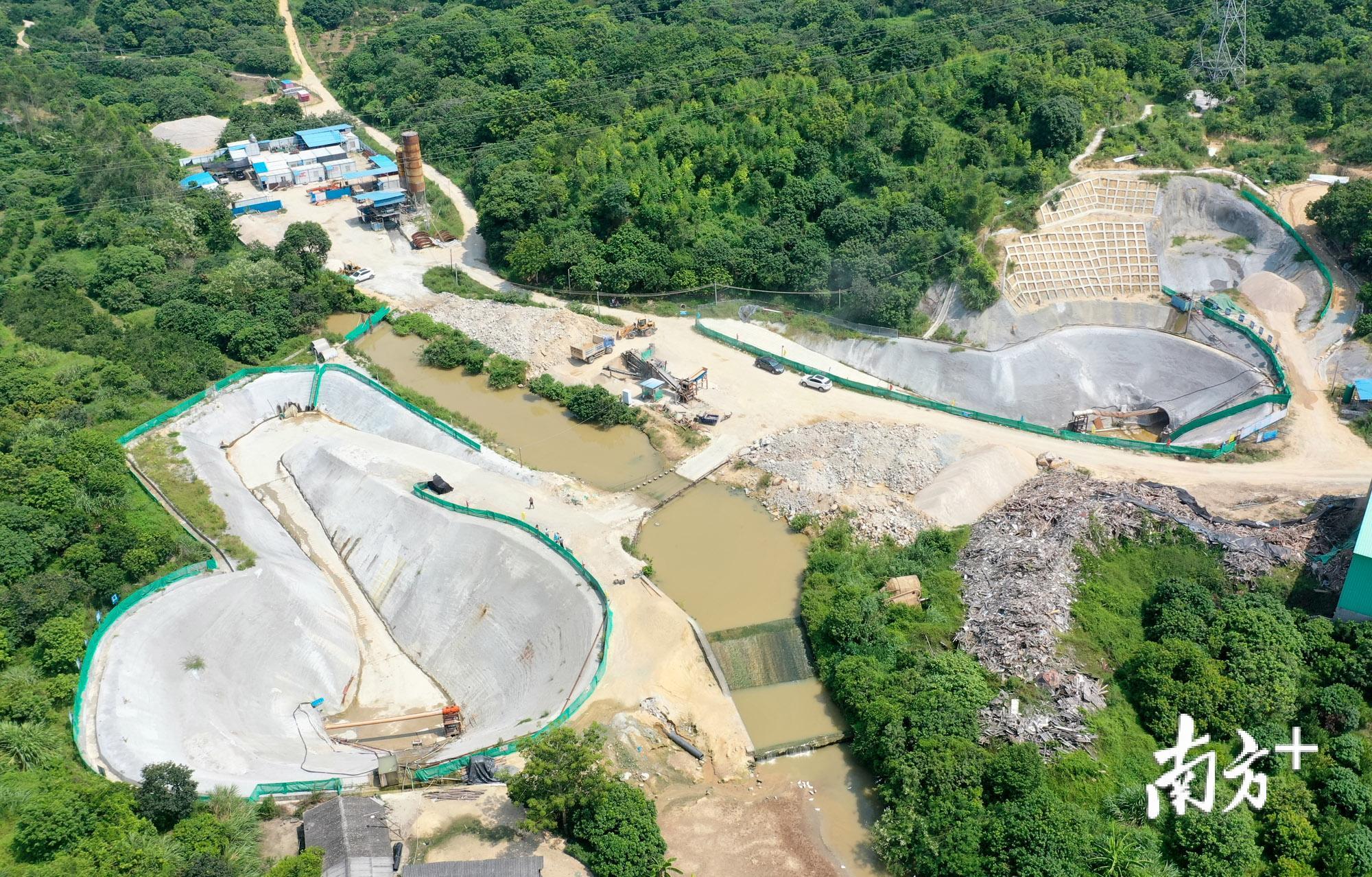图为引韩济饶工程施工现场。 图为引韩济饶工程施工现场。