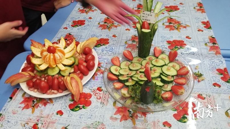 学生水果拼盘作品