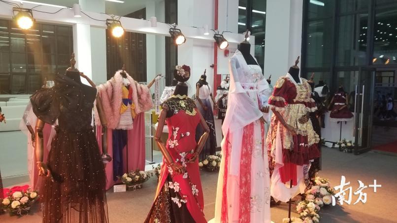学生服装设计作品展示
