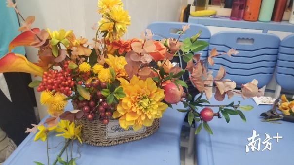 学生艺术插花作品