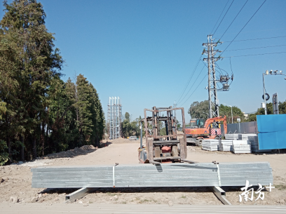 正在建设中的落日公园。汤晓微摄