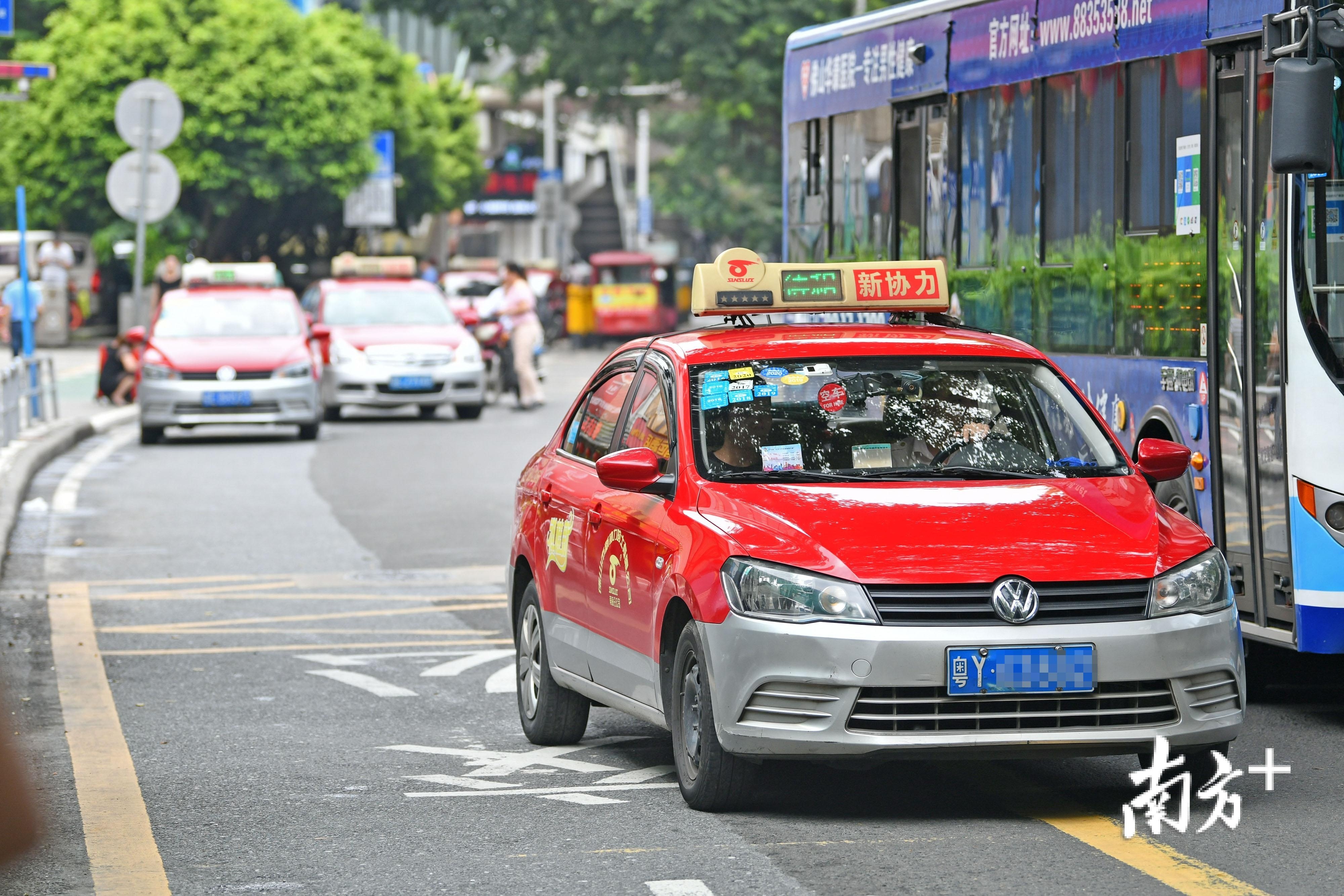 随着网约车的出现,市民的用车习惯正在发生变化。戴嘉信 摄 随着网约车的出现,市民的用车习惯正在发生变化。戴嘉信 摄