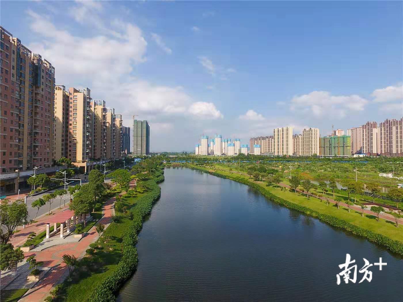 西江产业新城核心区秀丽河两岸.资料图片