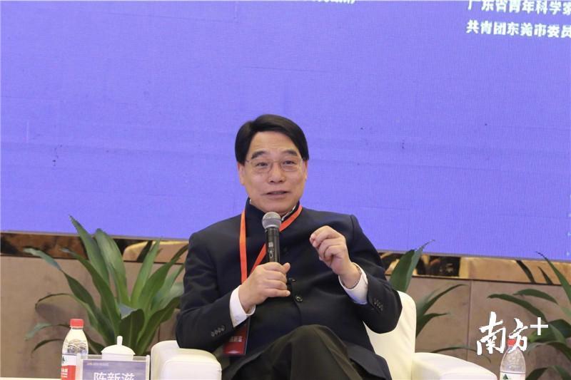 中国科学院院士、中山大学学术委员会主任、广东院士联合会副会长陈新滋