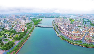 河源,一座东江与新丰江交汇的美丽城市。 河源日报记者 肖斌 摄 河源,一座东江与新丰江交汇的美丽城市。 河源日报记者 肖斌 摄