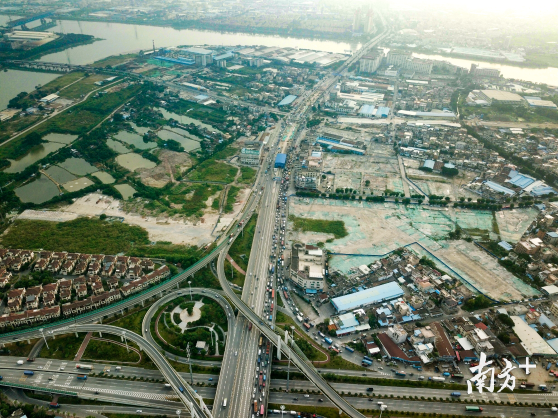 12月2日，顺德南入口新兴产业园（容桂.细滘）首期地块成功出让。