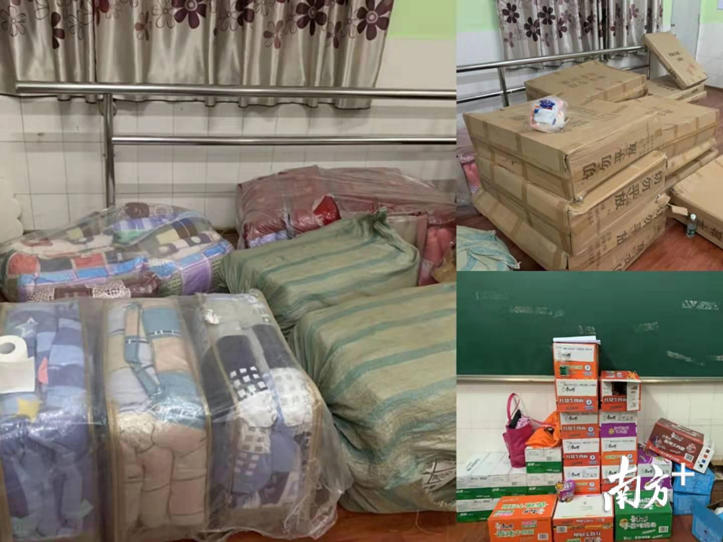 崇步学校物资室堆满了棉被、食物等物资。 崇步学校物资室堆满了棉被、食物等物资。