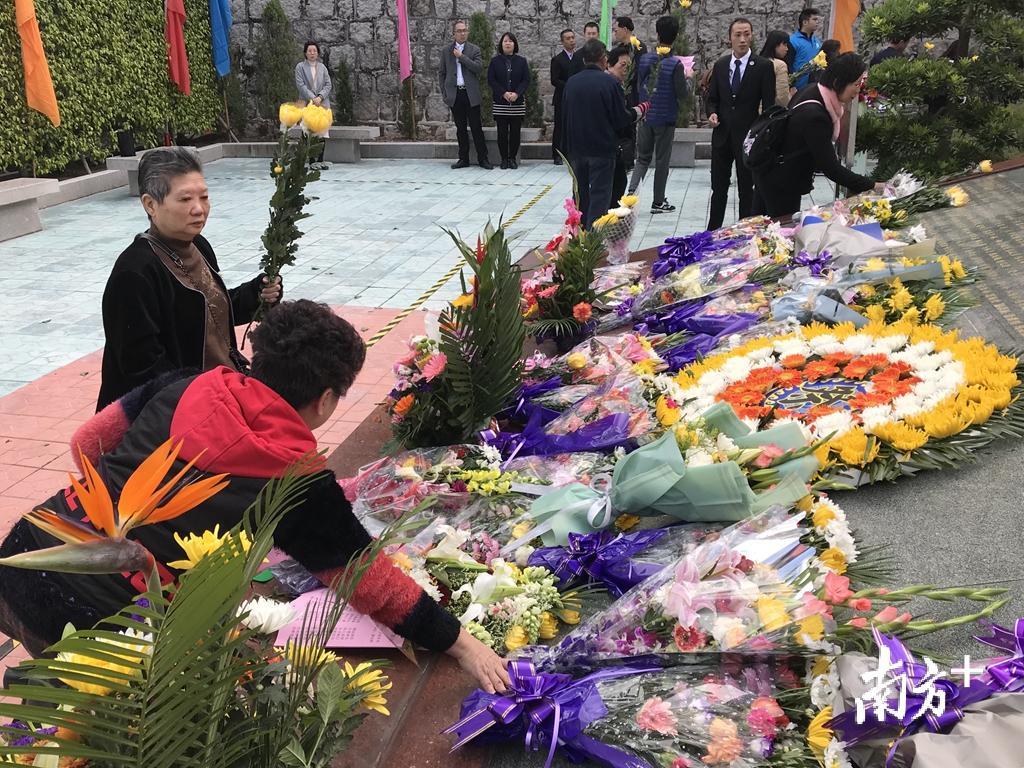 弘扬文明祭祀新风汕头举办树葬区民俗集体公祭活动