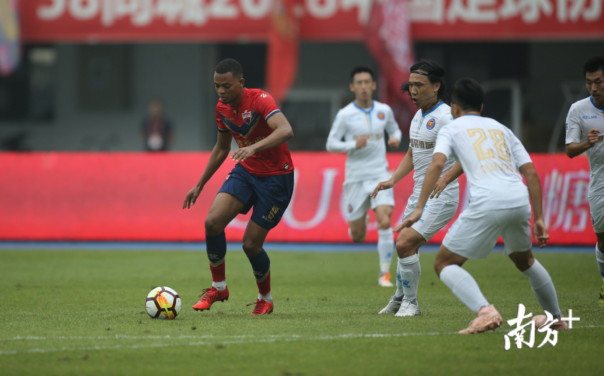 南方日报记者 鲁力 摄 南方日报记者 鲁力 摄