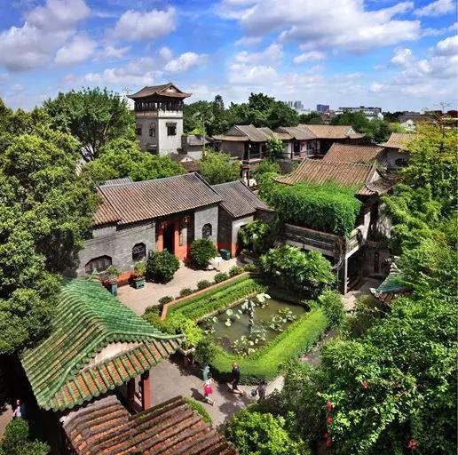 图为参展作品。始建于公元1850年的可园位于城市中心，是广东近代四大名园之一。作为岭南园林建筑的代表，可园保存完好，风景优美，展示了东莞有着悠久的历史文化。1904年法国人欧内斯特.拉夫洛特来此游玩为可园留下了珍贵的历史照片。曹永富摄