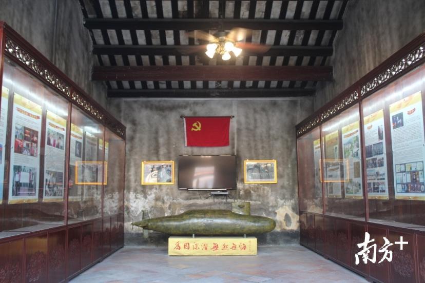 “为国深潜无怨无悔”