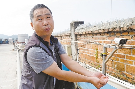 经过节水处理后，傅诚纺织厂的废水大大减少。