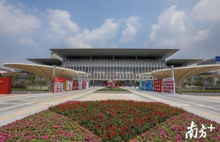 莞马官方训练营"东莞市民服务中心·市民跑道"开启_南方plus_南方 