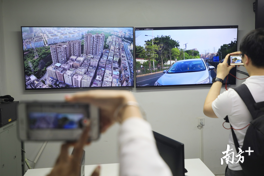 深圳宝安塘头派出所,无人机巡航通过5G网络实时采集回来的高清画面。南方日报记者 朱洪波 摄 深圳宝安塘头派出所,无人机巡航通过5G网络实时采集回来的高清画面。南方日报记者 朱洪波 摄