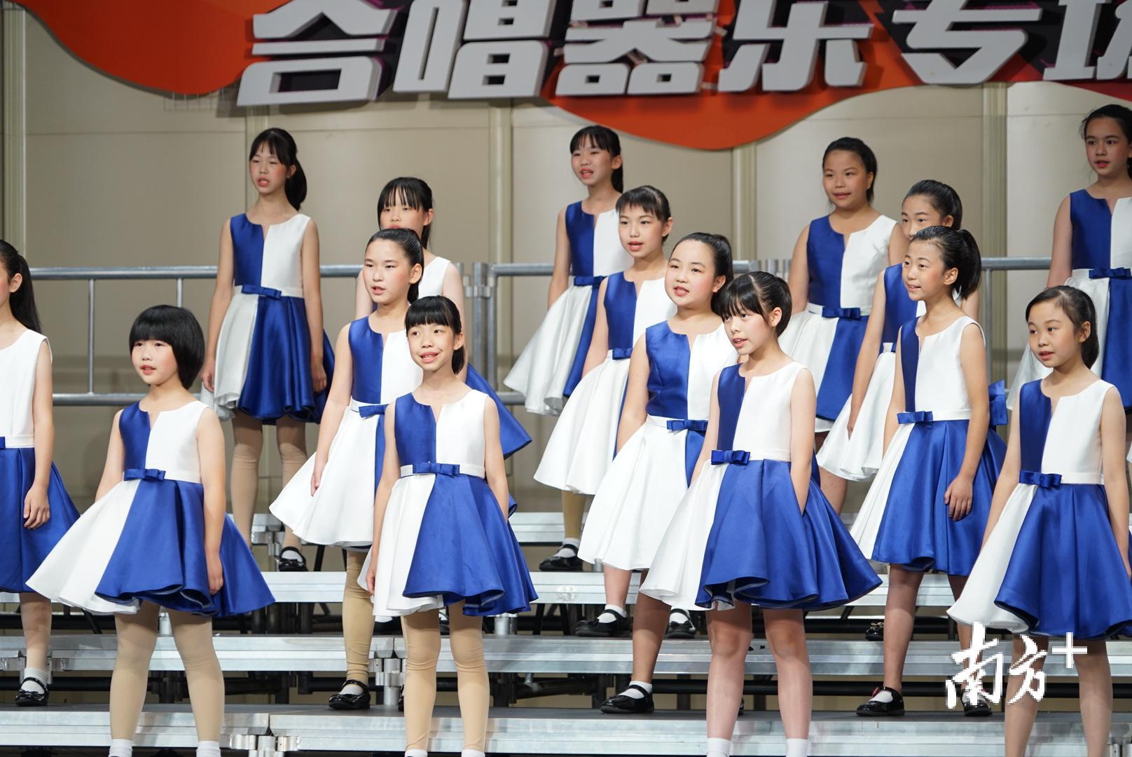 节目《月亮粑粑》。