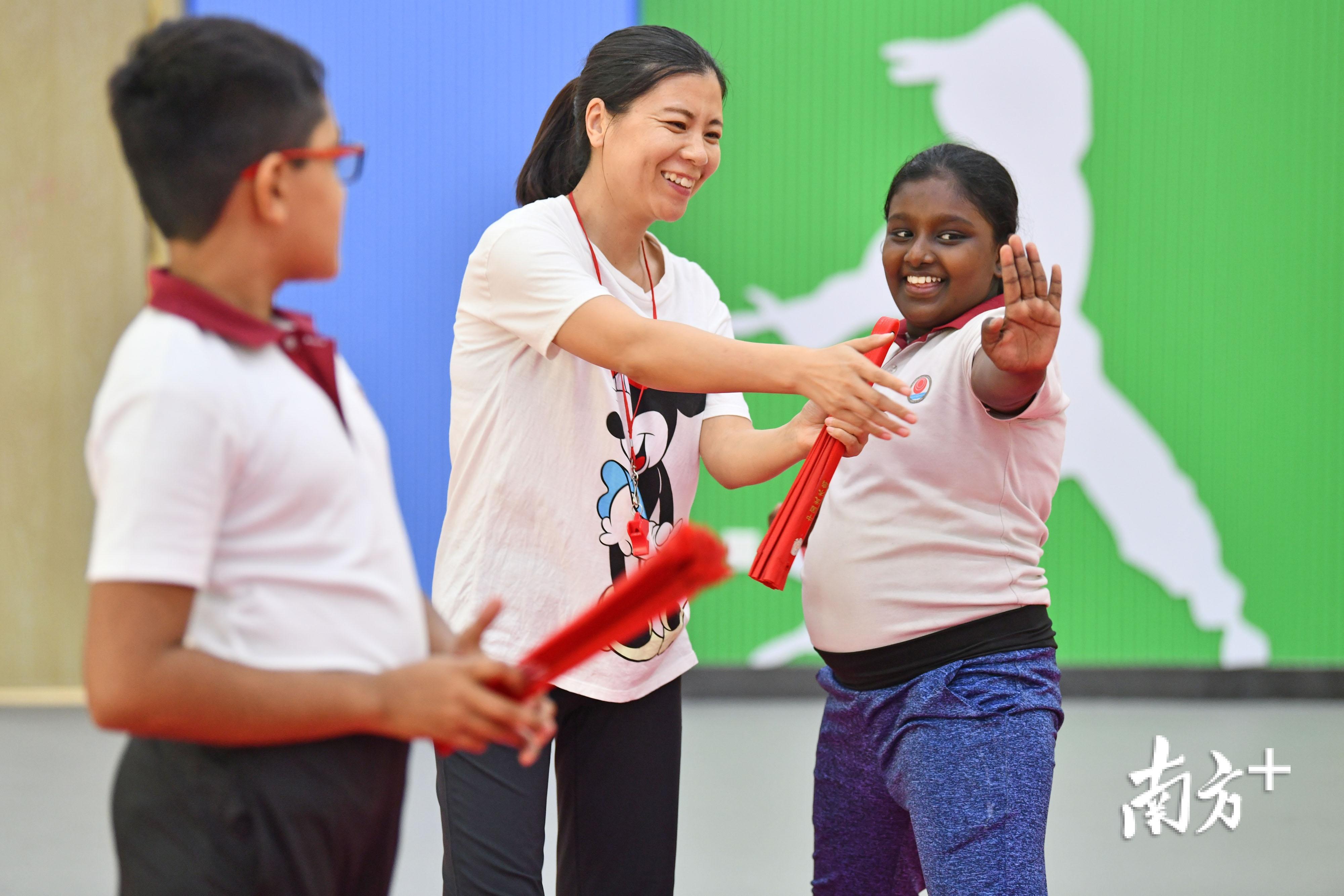 克明小学的交换生们很高兴来到南海学习。戴嘉信 摄