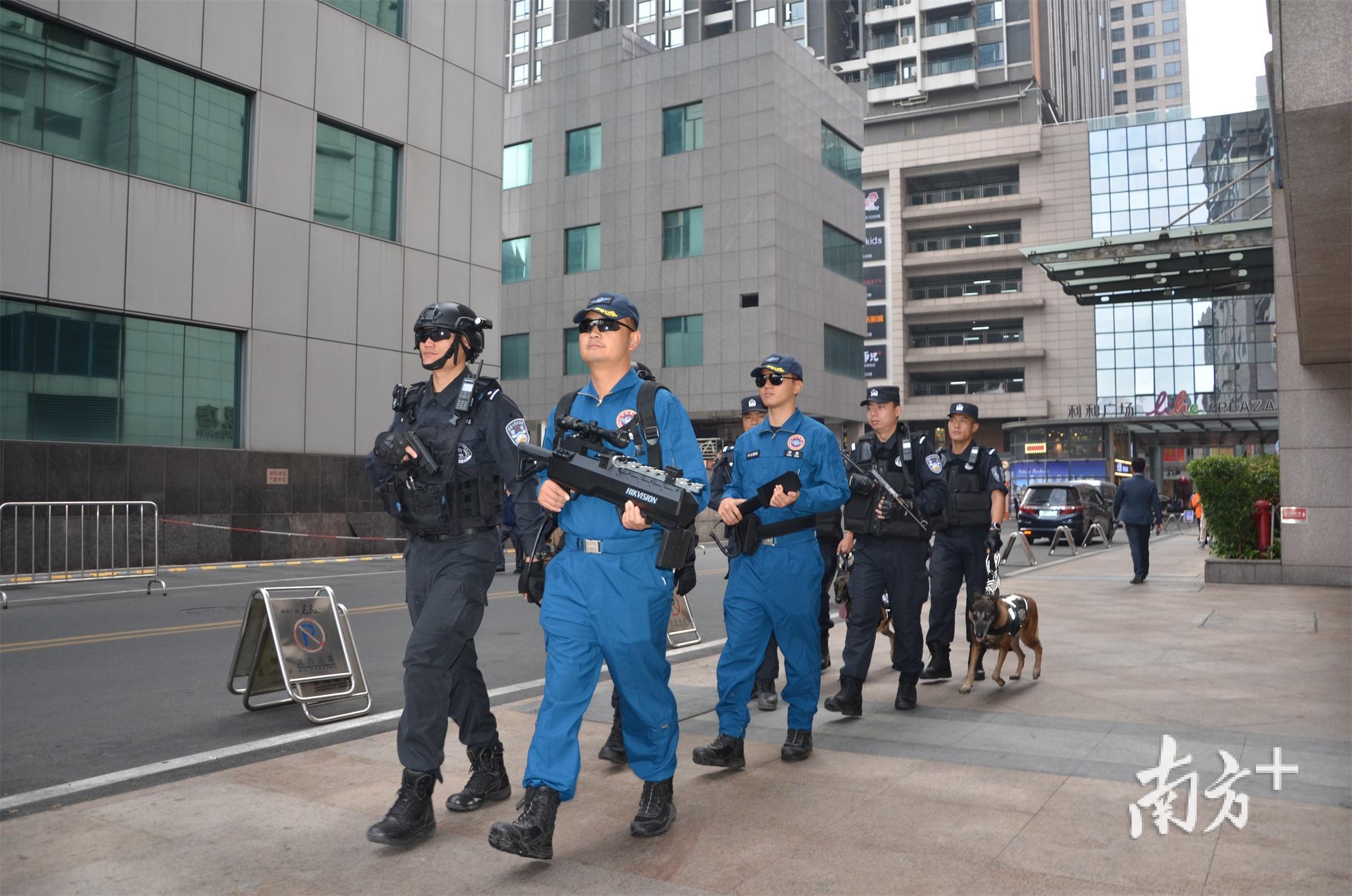 中山特警强化城区武装巡逻全市禁飞低慢小