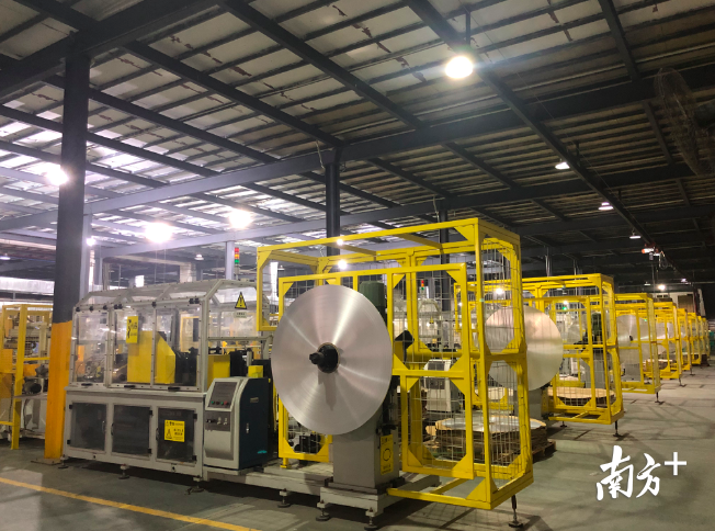 在蕾特汽配生产车间,每天几百种型号的汽车配件在此下线。 受访企业供图 在蕾特汽配生产车间,每天几百种型号的汽车配件在此下线。 受访企业供图