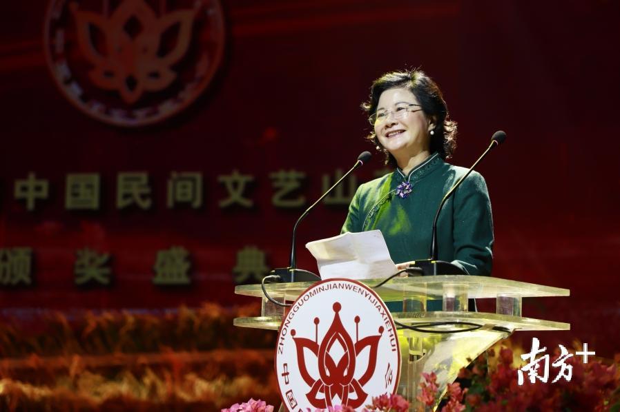 广东省文联党组书记、专职副主席 王晓