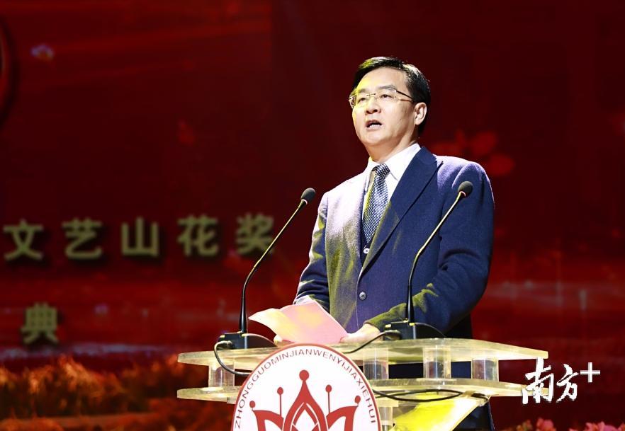 广东省文联副主席、深圳市文联党组书记、主席 李瑞琦