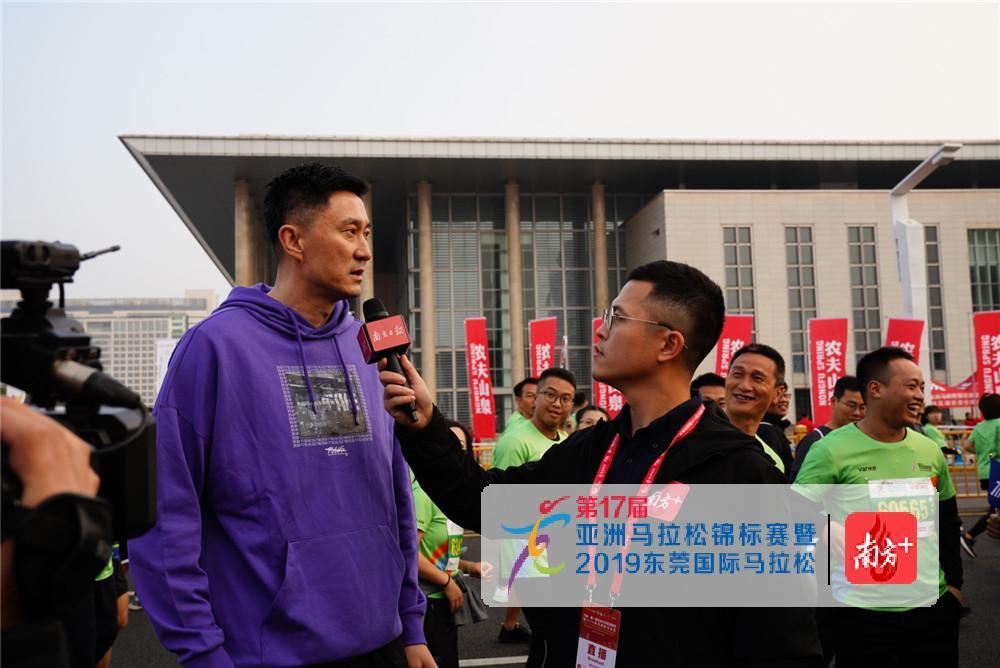 杜锋接受南方+采访