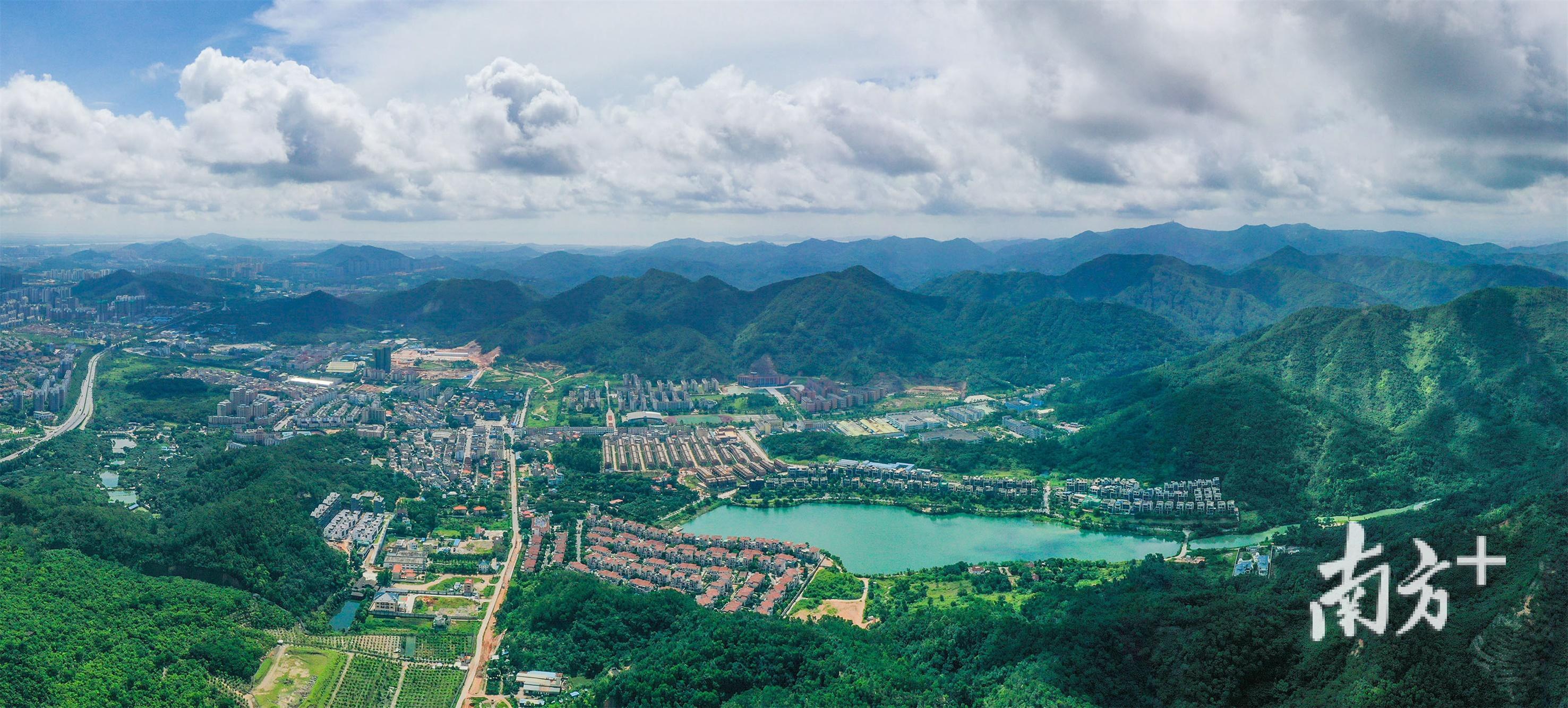 中山五桂山。叶志文摄
