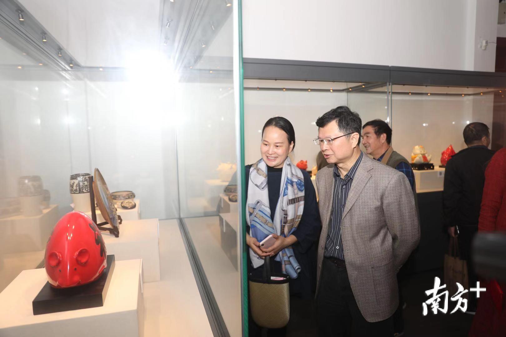 2020年2月3日前，市民可到广东石湾陶瓷博物馆专题展馆免费欣赏众多萌鼠。李晓莉 摄