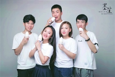 “我是客家人”MINI音乐汇的表演乐队之一咖喱鱼蛋乐队将在开幕式上登台献艺。