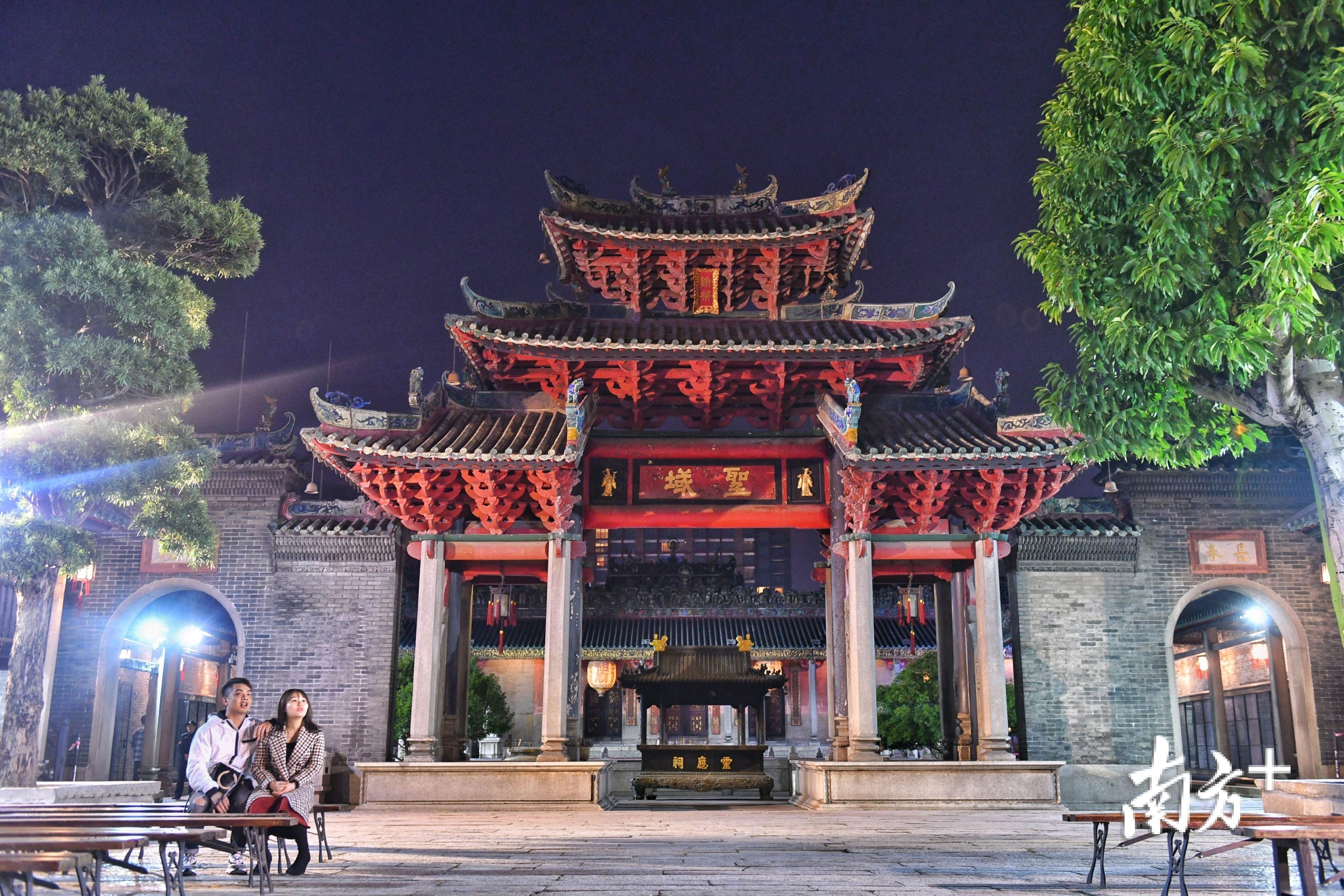 祖庙博物馆实行夜间开放。戴嘉信 摄