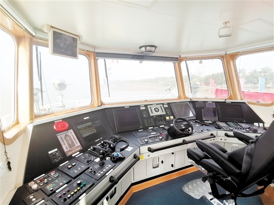 “海巡0949”号配备了先进的信息化设备。 郭永乐 摄 “海巡0949”号配备了先进的信息化设备。 郭永乐 摄