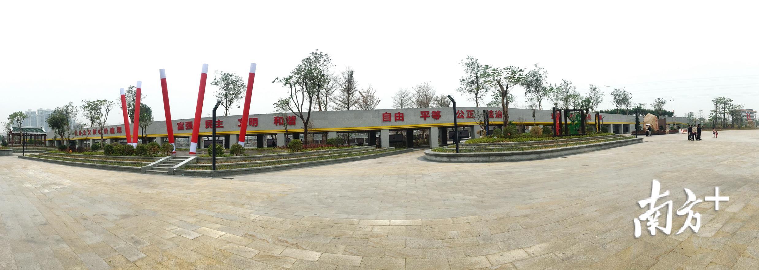 新兴广场外景。