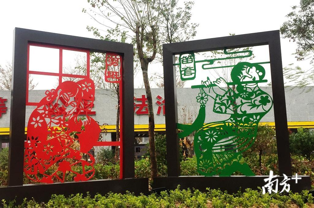 吸收潮阳剪纸艺术表现手法的群雕。